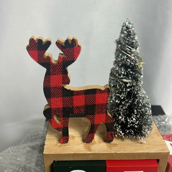 Plaid Elk and Tree Holiday Decor Brand New - Picture 3 of 13